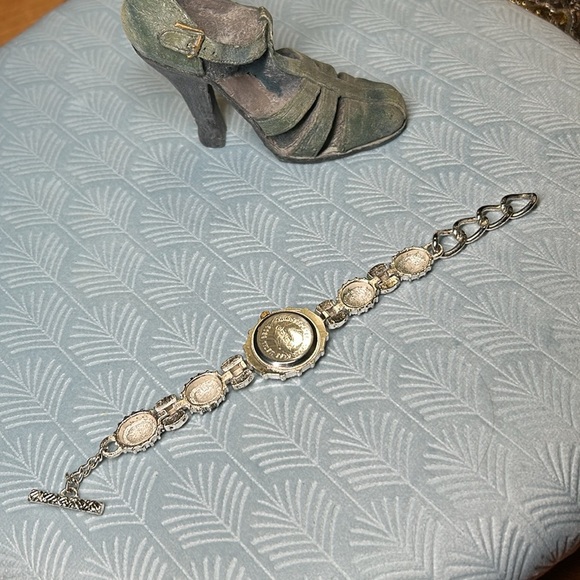 Geneva stainless steel bracelet watch - Picture 8 of 15